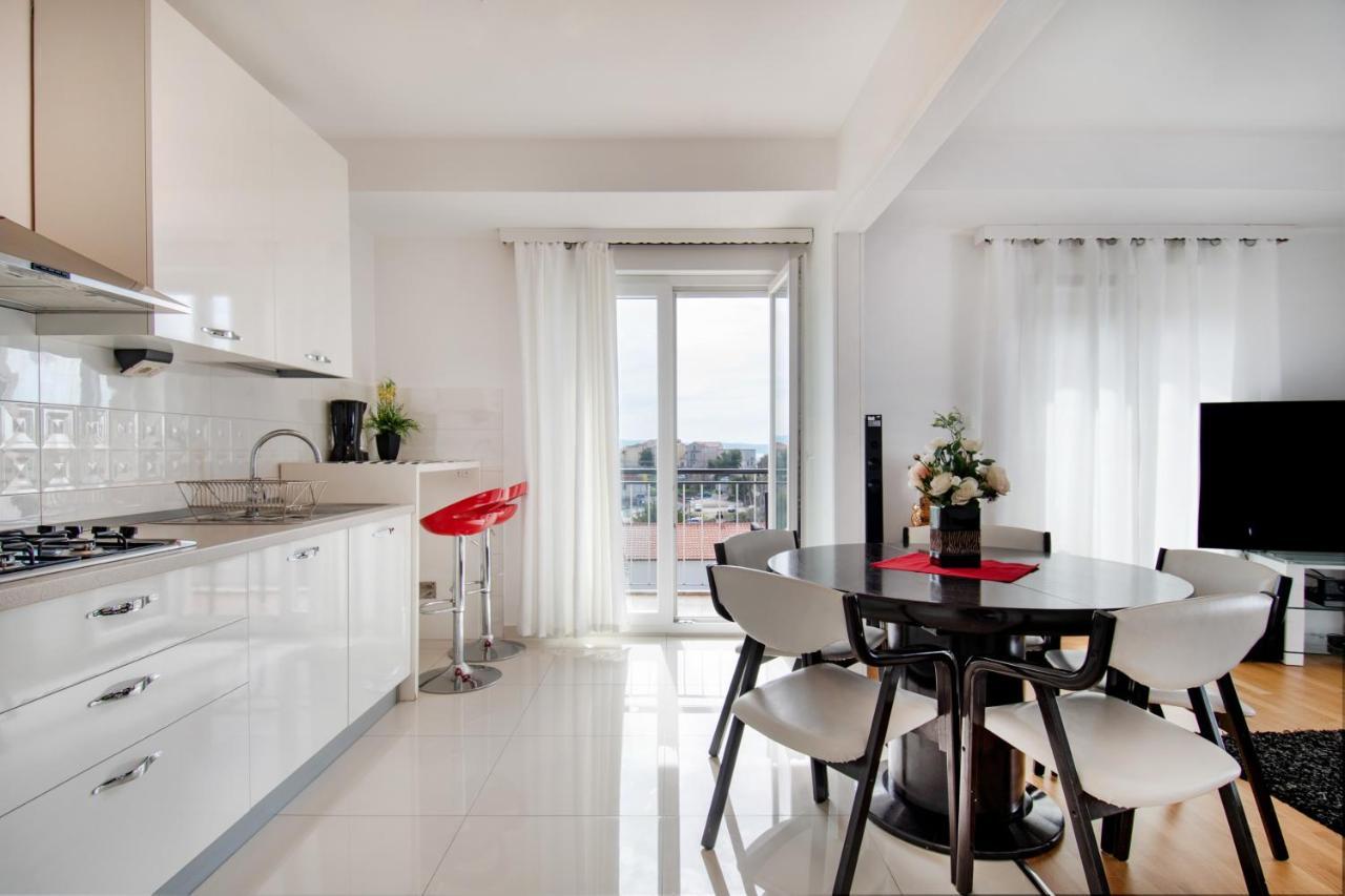Rooms&Apartments Zelux 斯普利特 外观 照片